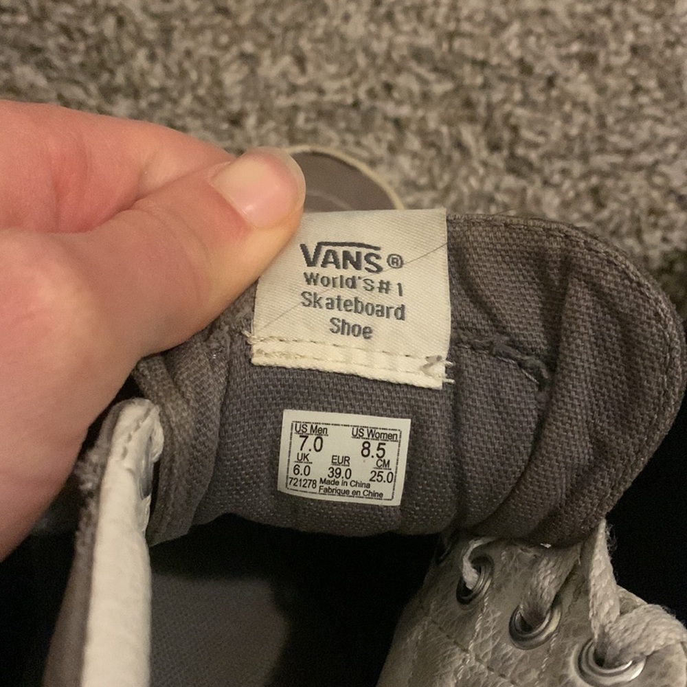High-Top Vans - Picture 7 of 7